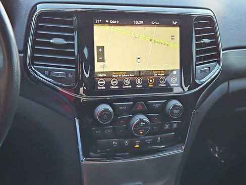 Used 2020 Jeep Grand Cherokee Altitude image 28