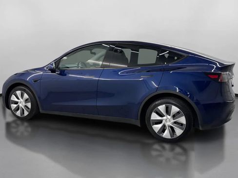 Used 2023 Tesla Model Y Long Range AWD/4WD image 5