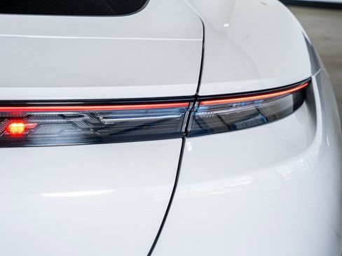 Used 2021 Porsche Taycan 4S image 24