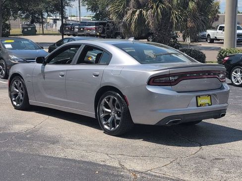 Used 2016 Dodge Charger R/T w/ Navigation & Travel Group RWD image 7