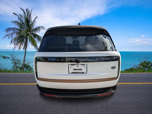 Used 2023 Land Rover Range Rover SE image 33