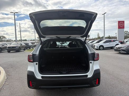 Used 2022 Subaru Outback Premium image 9