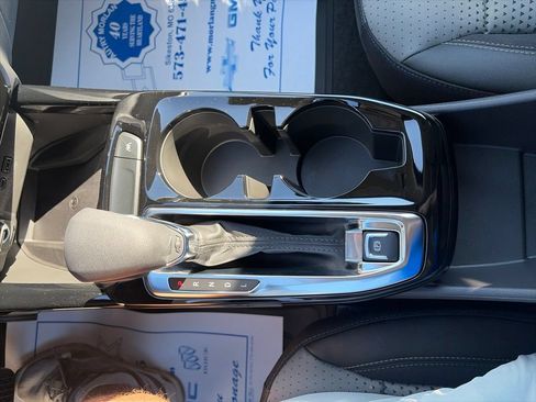 New 2026 Chevrolet Trax LT w/ Sunroof Package FWD image 24