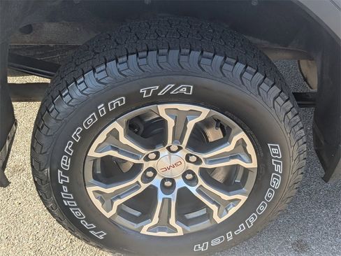 Used 2019 GMC Sierra 1500 SLT image 15