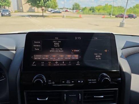 Used 2024 Nissan Armada SL w/ Captain's Chairs Package RWD image 8