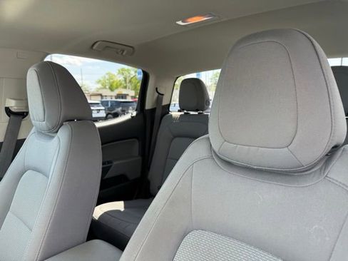 Used 2022 Chevrolet Colorado W/T RWD image 9