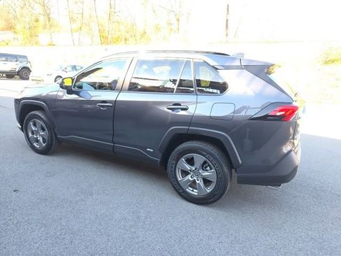Used 2025 Toyota RAV4 LE image 4