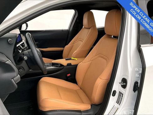 Used 2025 Lexus UX 300h AWD image 32