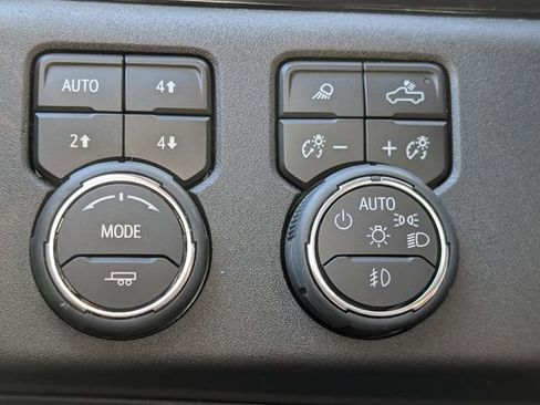 Used 2025 Chevrolet Silverado 1500 High Country w/ Midnight Edition AWD/4WD image 29