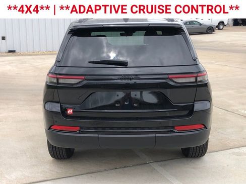 New 2025 Jeep Grand Cherokee Altitude image 7