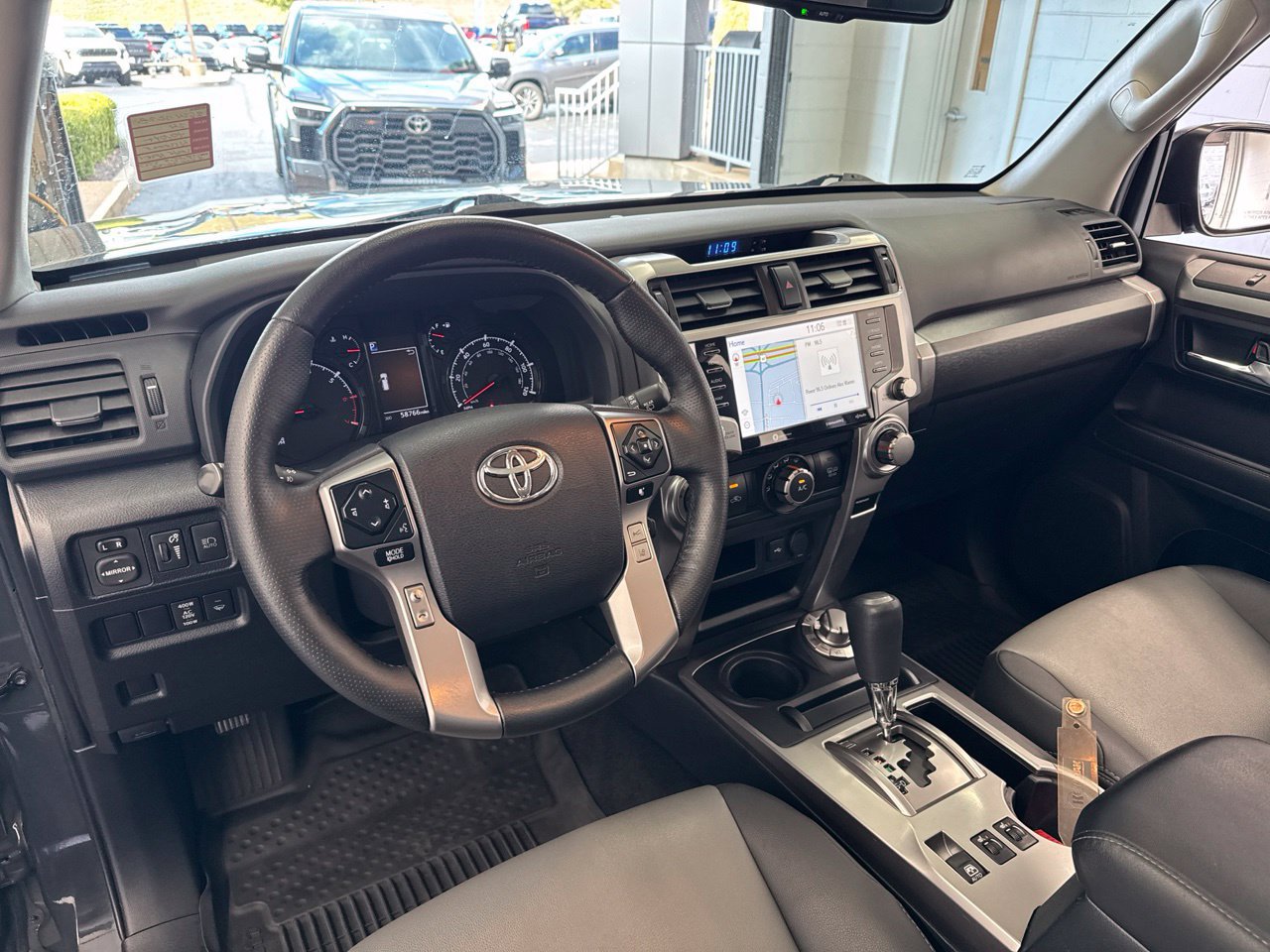 Used 2024 Toyota 4Runner SR5 Premium w/ Moonroof Package AWD/4WD image 17