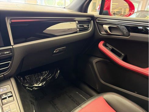 Used 2019 Porsche Macan AWD/4WD image 25