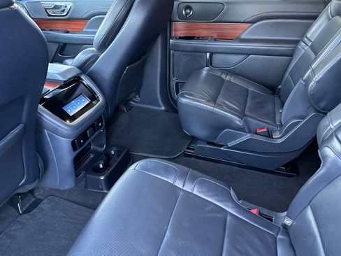 Certified 2023 Lincoln Navigator L Reserve AWD/4WD image 12