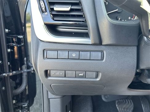 Certified 2022 Nissan Rogue SV w/ SV Premium Package image 17