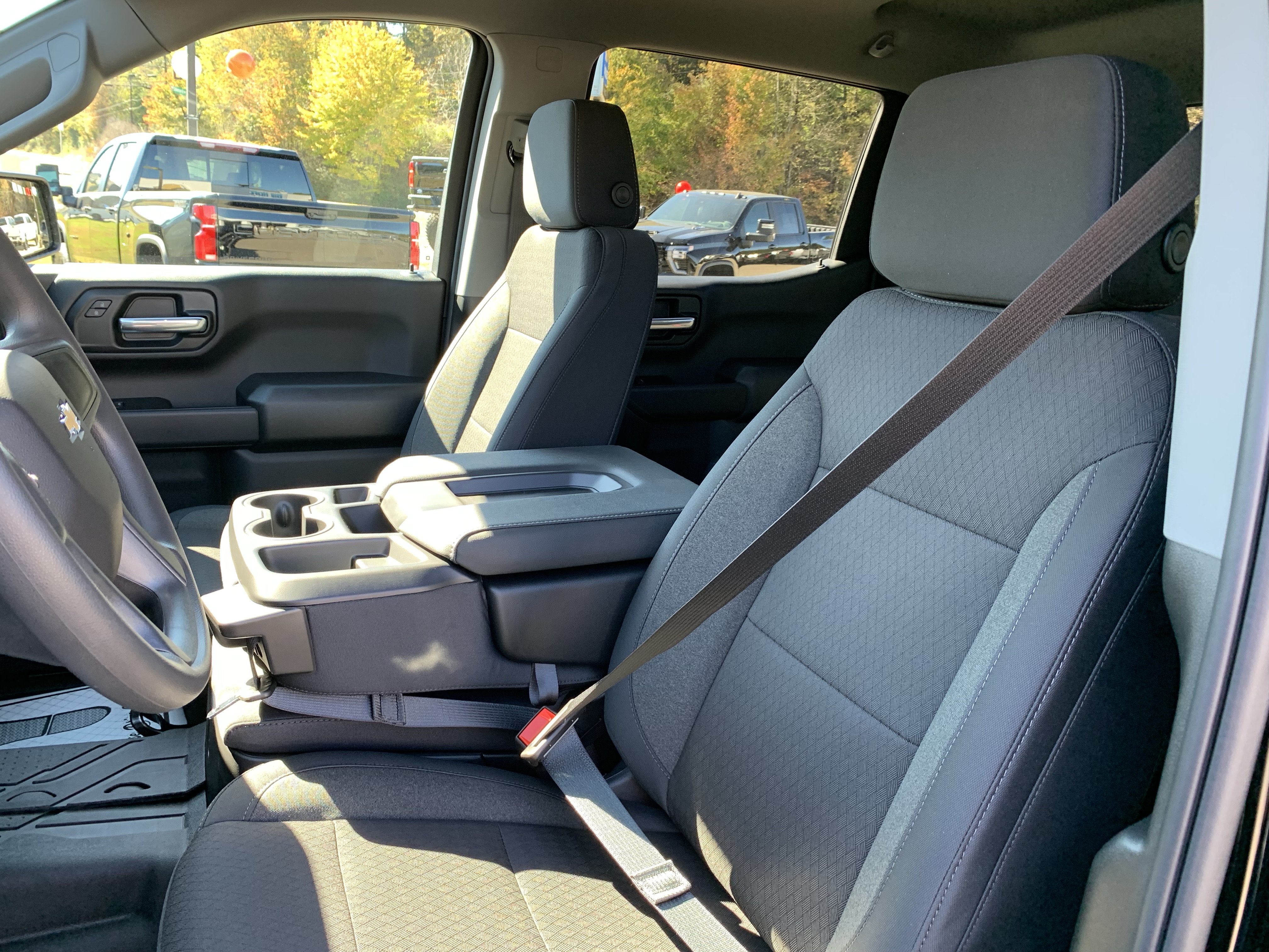 New 2026 Chevrolet Silverado 1500 Custom w/ Turbomax Blackout Package AWD/4WD image 9