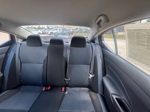 Used 2025 Nissan Versa SV FWD image 36