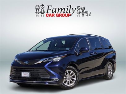 Used 2022 Toyota Sienna XLE