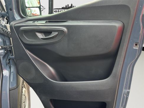 Used 2021 Mercedes-Benz Sprinter 2500 image 16