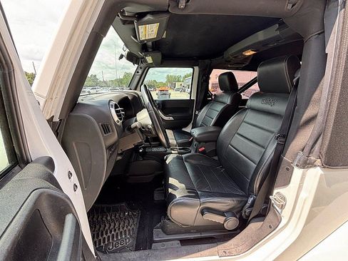 Used 2012 Jeep Wrangler Rubicon AWD/4WD image 10