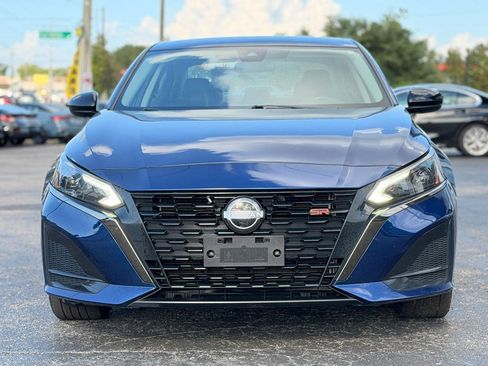 Used 2024 Nissan Altima 2.5 SR FWD image 3
