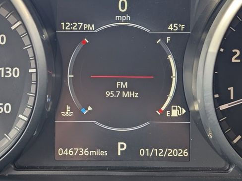 Used 2018 Land Rover Discovery Sport SE image 11