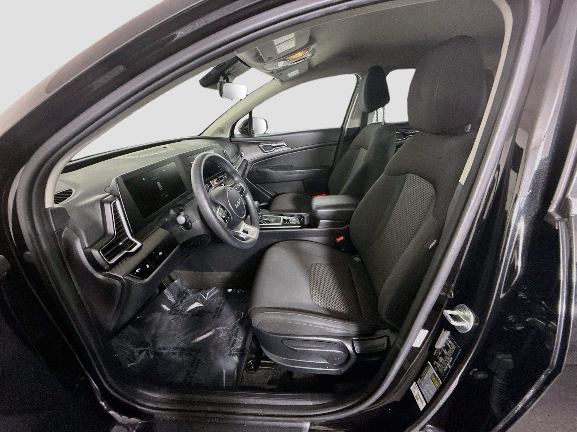 Used 2024 Kia Sportage LX AWD/4WD image 21