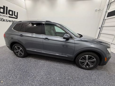 Used 2018 Volkswagen Tiguan SEL FWD image 8