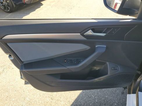 New 2026 Volkswagen Jetta SE image 12