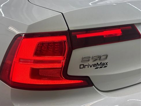 Used 2018 Volvo S90 T6 Inscription image 35