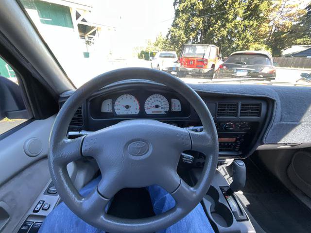 Used 2001 Toyota Tacoma PreRunner RWD image 9