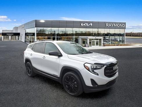 Certified 2021 GMC Terrain SLE w/ Driver Convenience Package AWD/4WD image 10