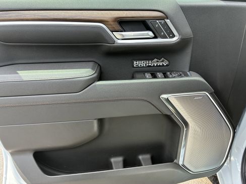New 2026 Chevrolet Silverado 1500 High Country w/ High Country Premium Package AWD/4WD image 25