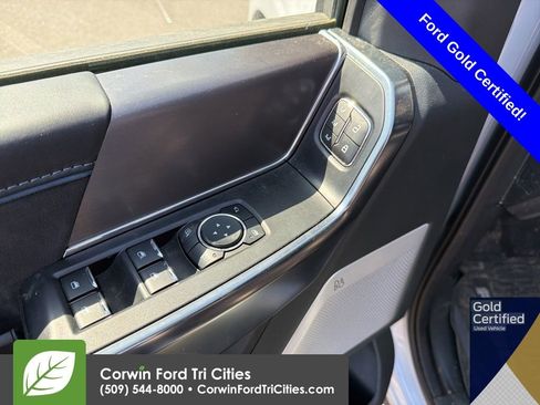 Used 2025 Ford F150 Platinum image 19