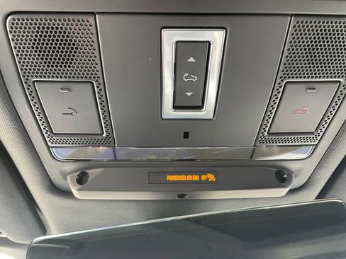 New 2024 Land Rover Defender 110 SE AWD/4WD image 16