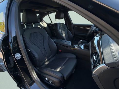 Certified 2023 BMW 530i w/ Convenience Package image 19