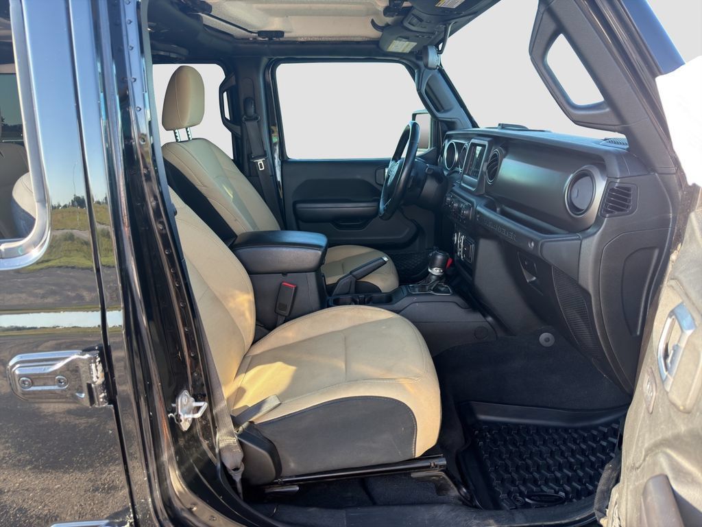 Used 2018 Jeep Wrangler Unlimited Sport S AWD/4WD image 29