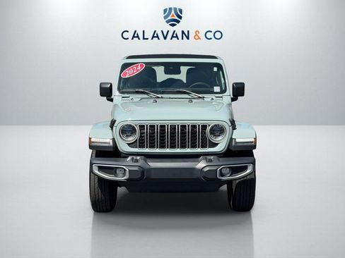 Used 2024 Jeep Wrangler Unlimited Sahara w/ Technology Group AWD/4WD image 4