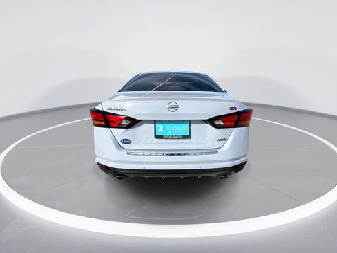 Used 2023 Nissan Altima 2.5 SR w/ SR Premium Package image 7