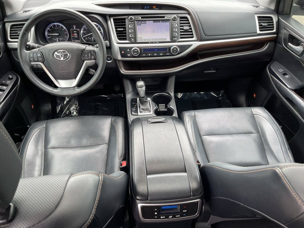 Used 2016 Toyota Highlander Limited FWD image 6