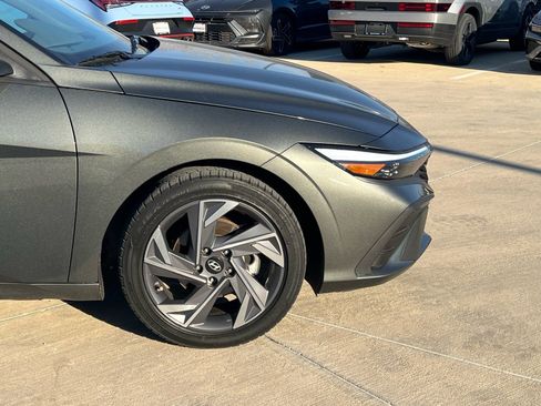 Certified 2025 Hyundai Elantra Sport image 8