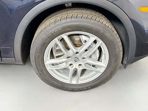 Used 2016 Porsche Cayenne image 30