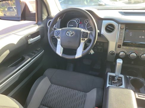 Used 2017 Toyota Tundra SR5 w/ SR5 Upgrade Package AWD/4WD image 17