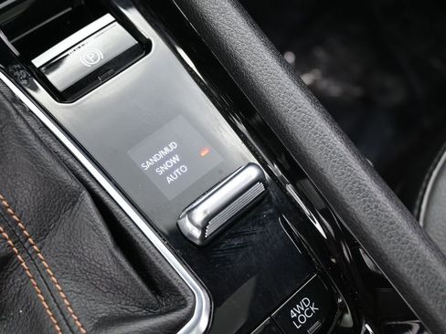 Used 2022 Jeep Compass Limited w/ Sun and Sound Group image 21