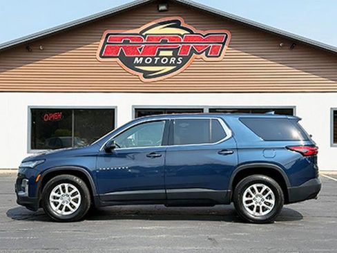 Used 2022 Chevrolet Traverse LS AWD/4WD image 5