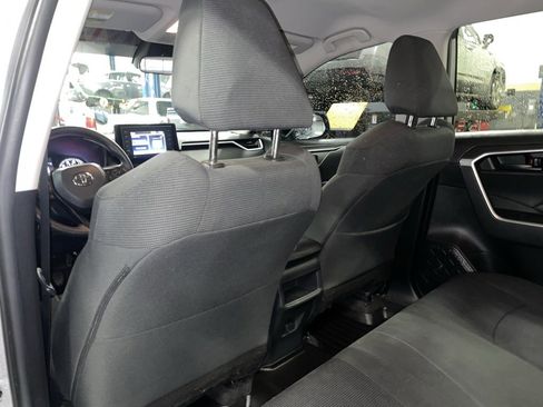 Used 2021 Toyota RAV4 LE image 24