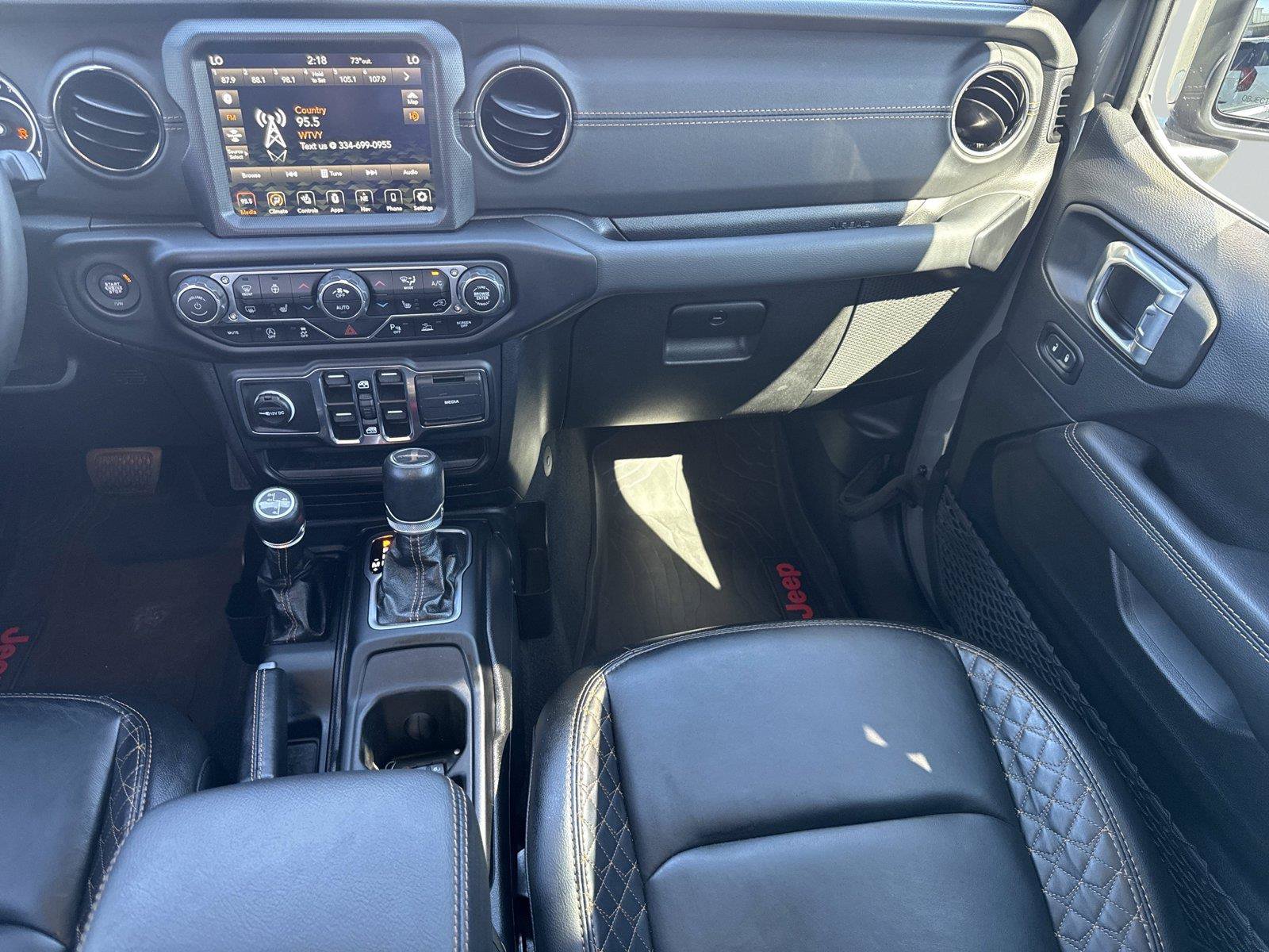 Used 2023 Jeep Gladiator Overland AWD/4WD image 14