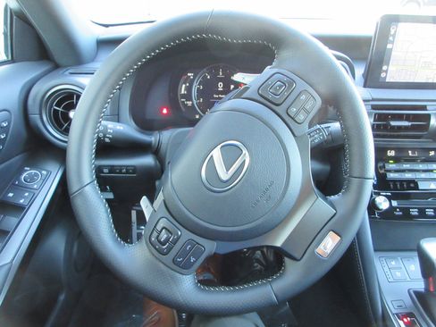 Used 2025 Lexus IS 350 F Sport w/ Navigation Package image 35