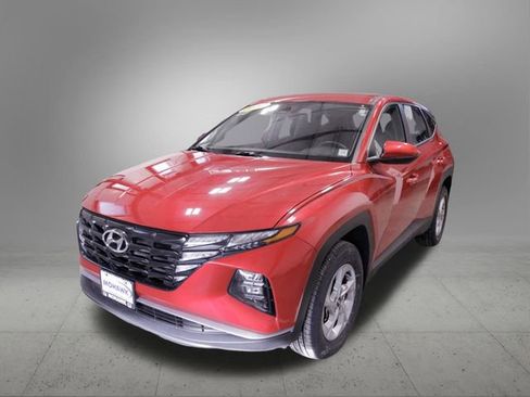 Used 2023 Hyundai Tucson SE image 1