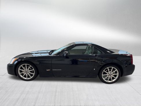 Used 2006 Cadillac XLR V RWD image 4