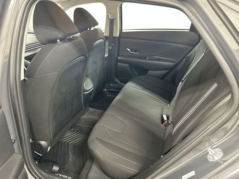 Used 2023 Hyundai Elantra SEL image 19